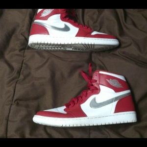 I Am selling some retro 1’s silver medal